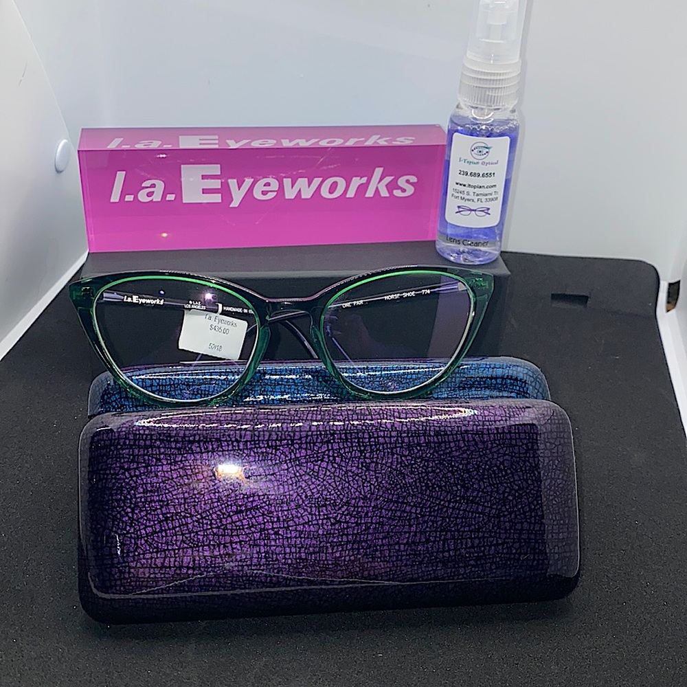 NWT authentic l.a.Eyeworks eyeglass frame. Horse shoe in emerald green